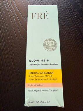 FRE GLOW ME + Lightweight Tinted Moisturizer 30 SPF Color Light-Medium NIB